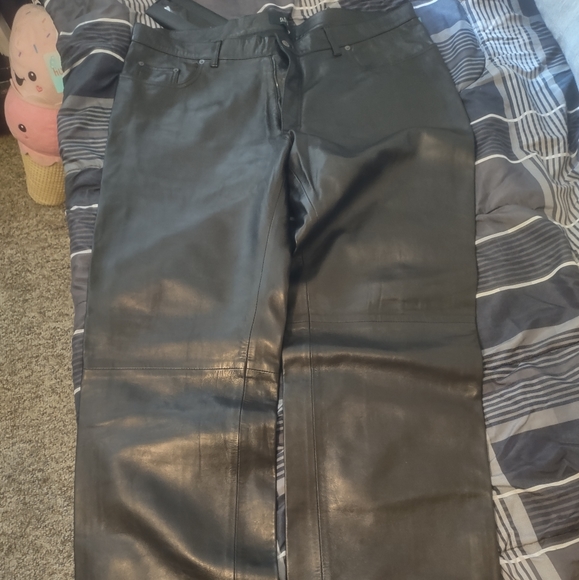 Gucci - Picture 2 of 3